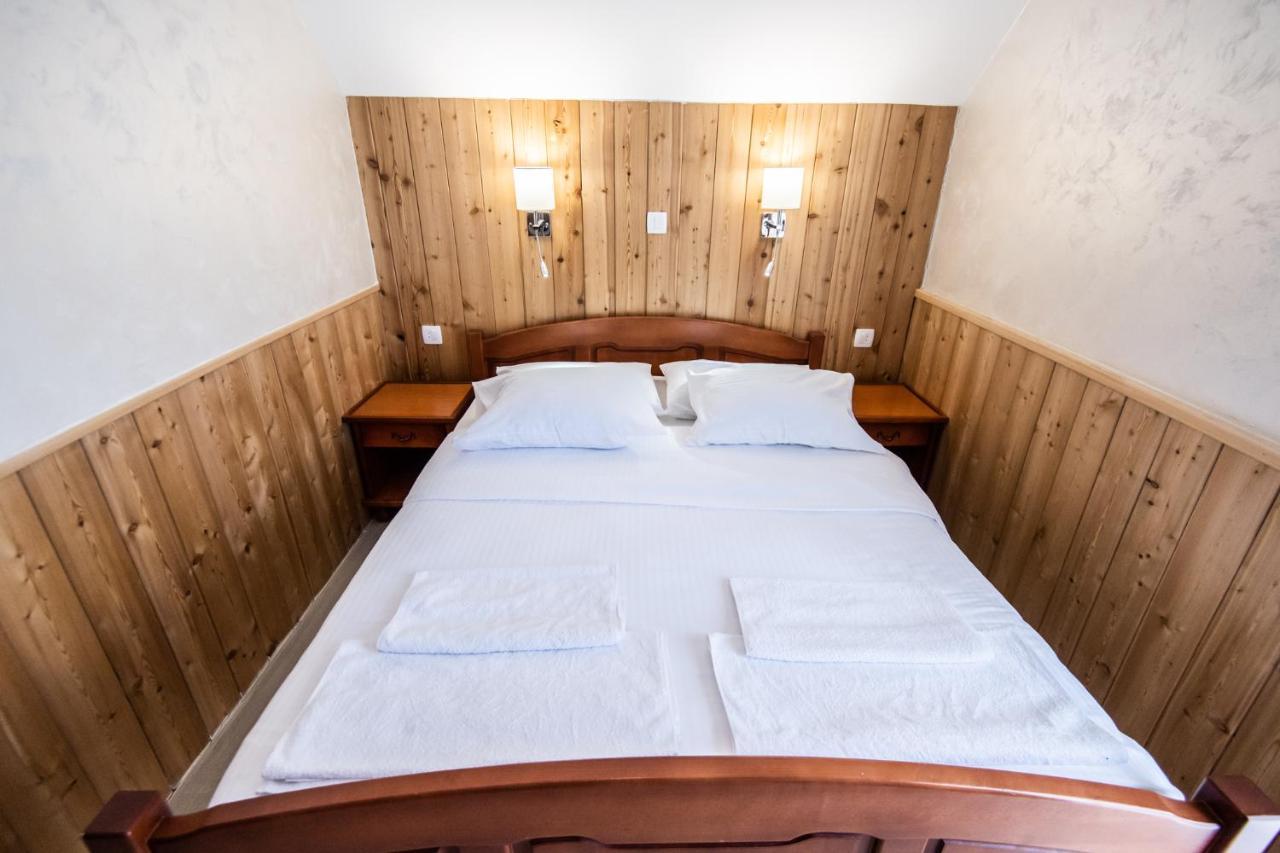 Hotel Enigma Žabljak エクステリア 写真