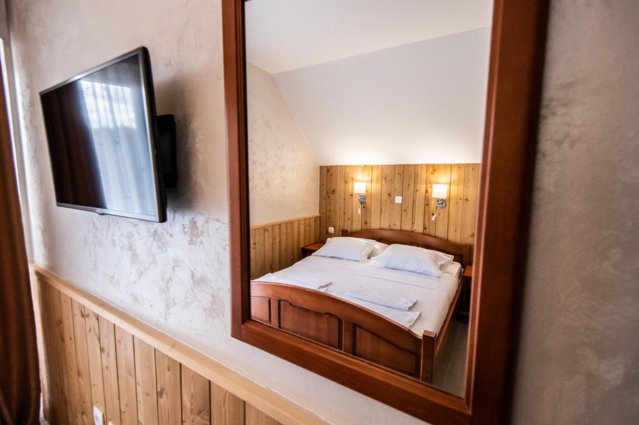 Hotel Enigma Žabljak エクステリア 写真