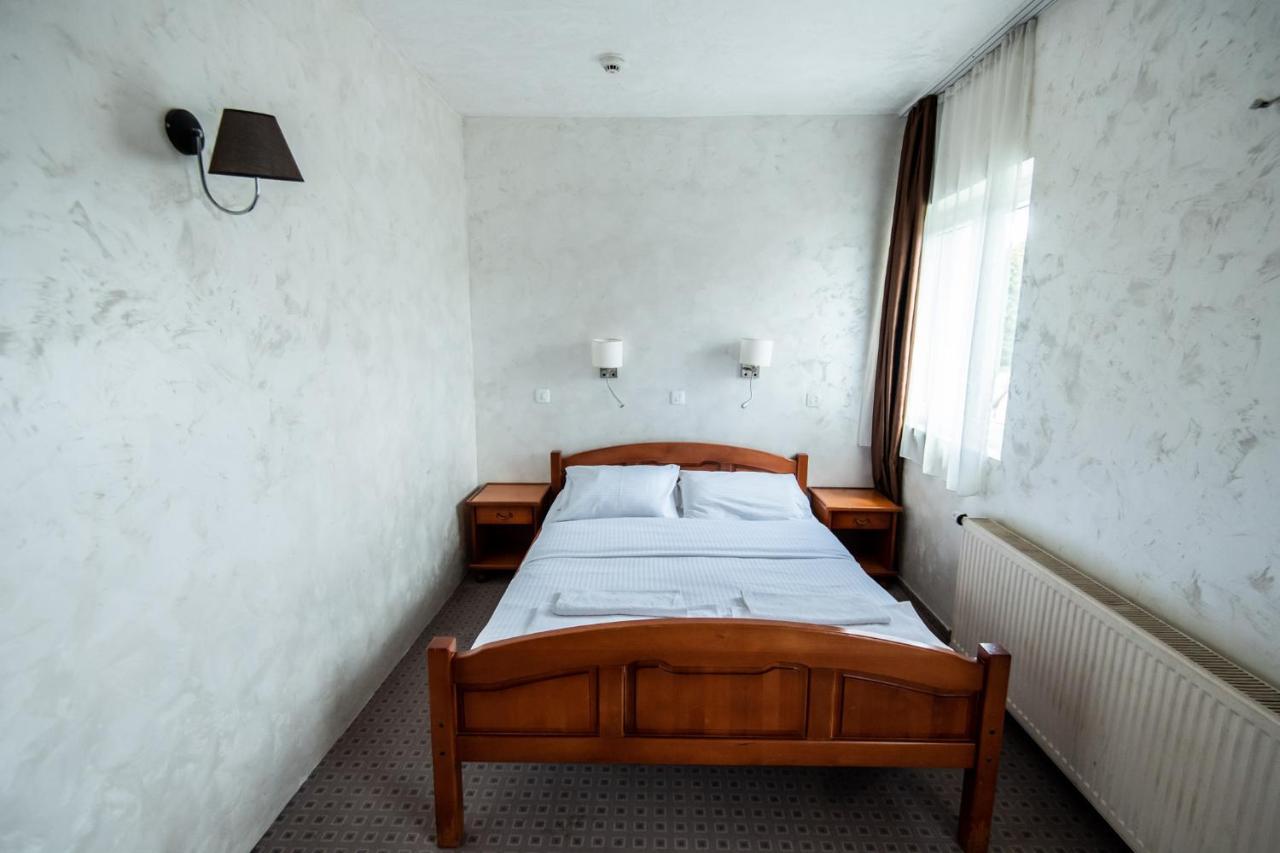 Hotel Enigma Žabljak エクステリア 写真