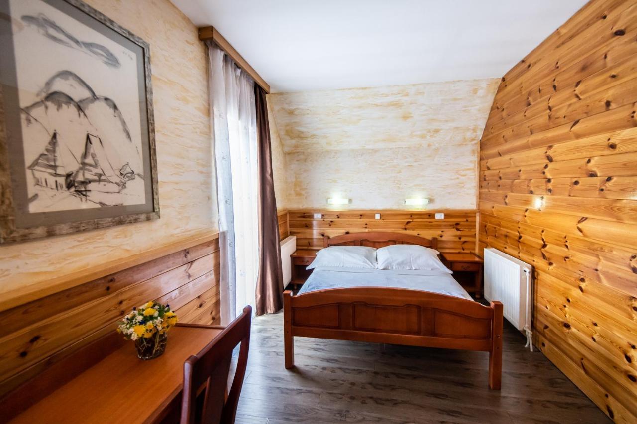 Hotel Enigma Žabljak エクステリア 写真